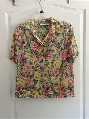 Beautiful Vintage Alfred Dunner Floral Short-Sleeve Button Down Top 6 petite